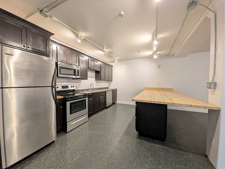 155 Liberty St NE — Photo 26