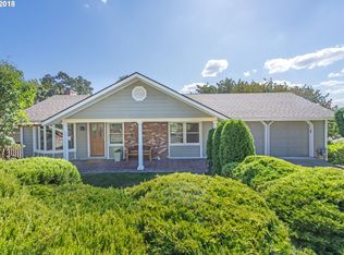 598 Woodcrest Dr, Springfield, OR 97477