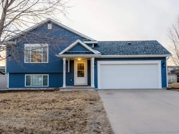 2906 Zenith Ave, Spirit Lake, IA 51360