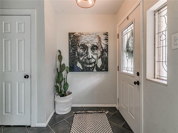 4th image of 1855 W Lake Park Dr