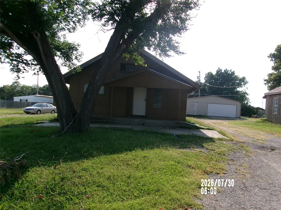 341 NE Debell Ave