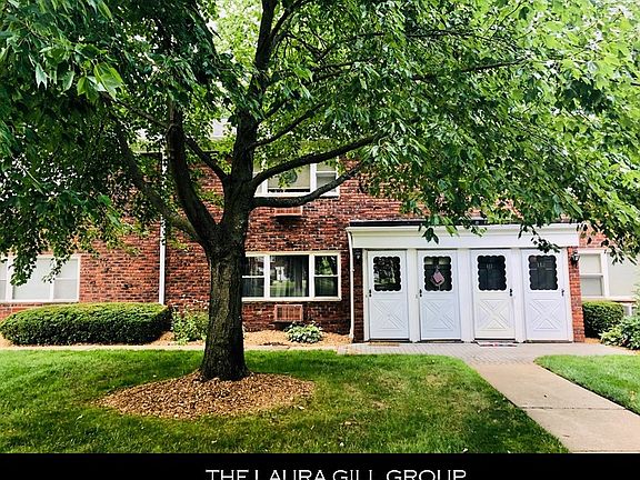 3rd image of 109 Regency Park #109