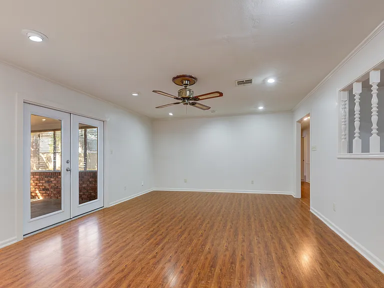 113 Aberdeen Dr — Photo 6
