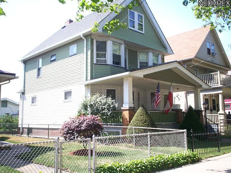 3304 Scranton Rd photo 1