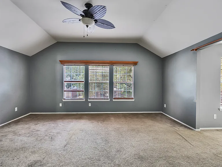 11319 Lindenloch Ln — Photo 9