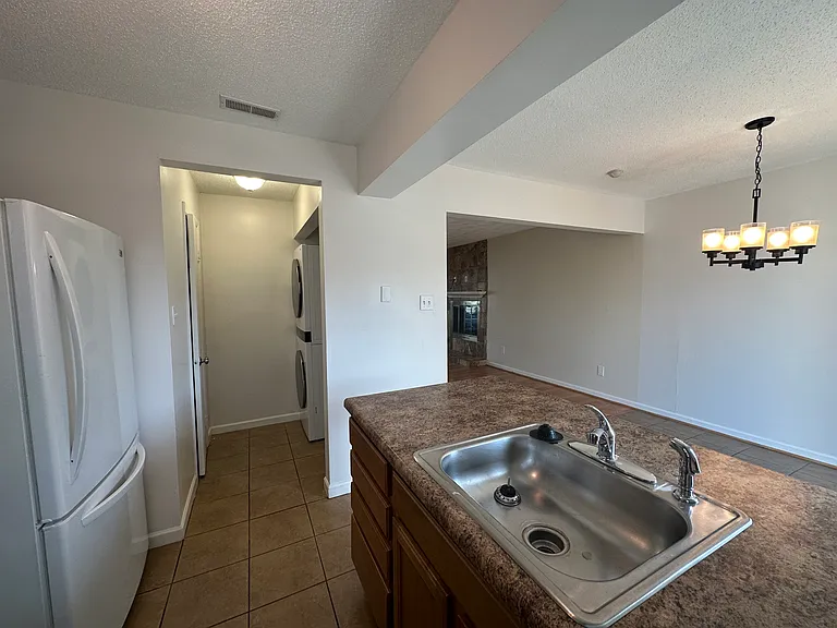 3590 Windmill Dr — Photo 9