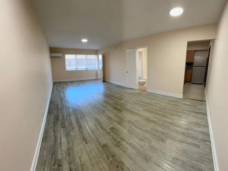 Bellagio Apartments — Photo 63