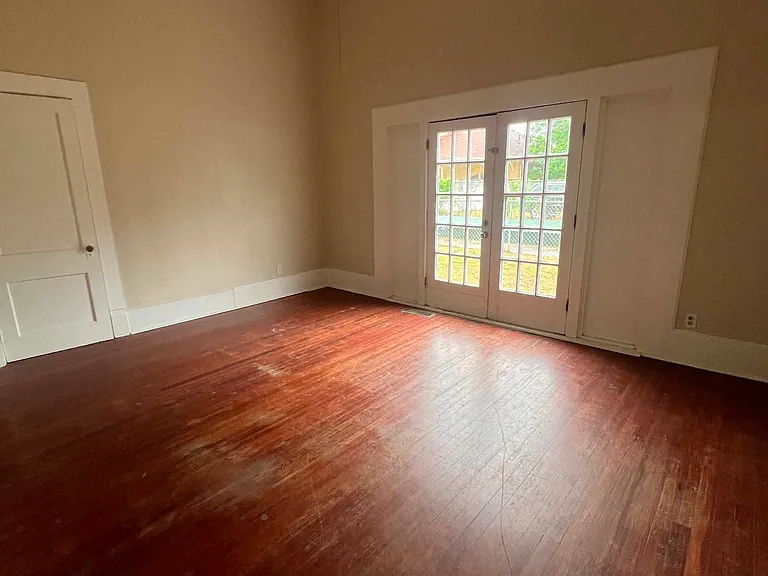 233 College St #3 — Photo 12