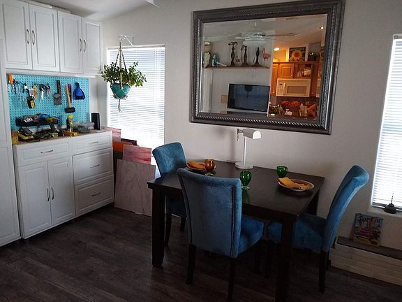 dining/craft area