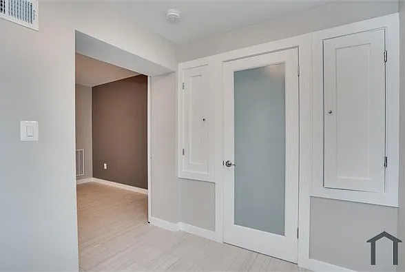 1360 Levis St NE #B — Photo 12