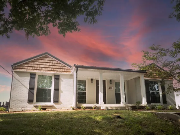 318 Pulaski St, Lawrenceburg, TN 38464
