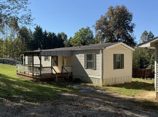 92 Wayne Hyatt Dr, Marion, NC 28752