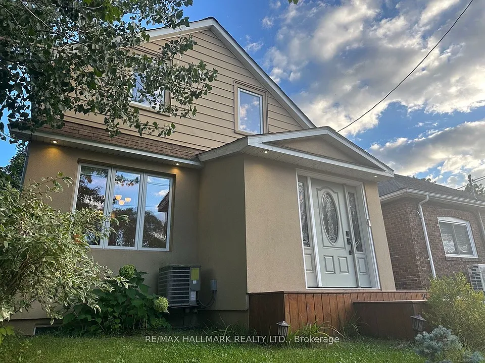 15 Daniels St