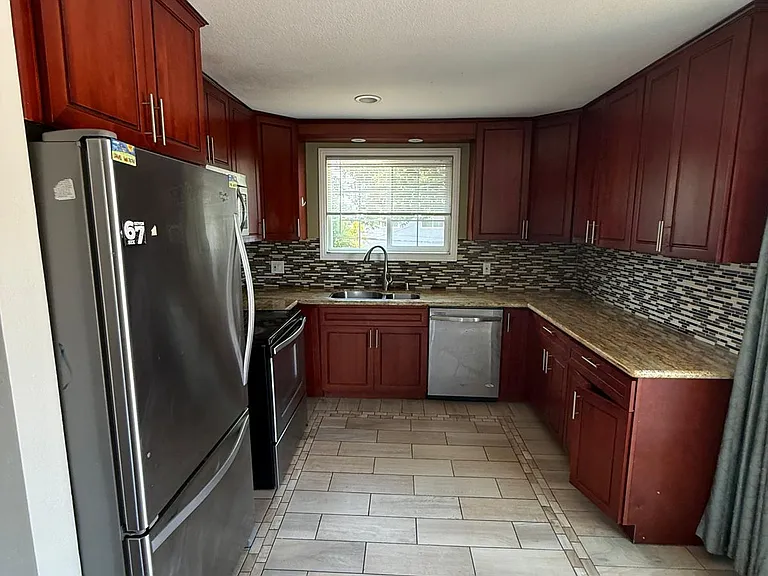 Monterey Way — Photo 19
