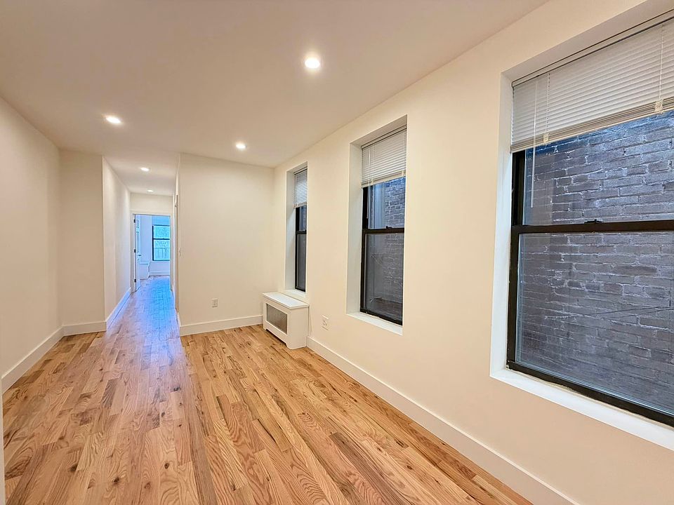 1st image of 201 E 10th St #91