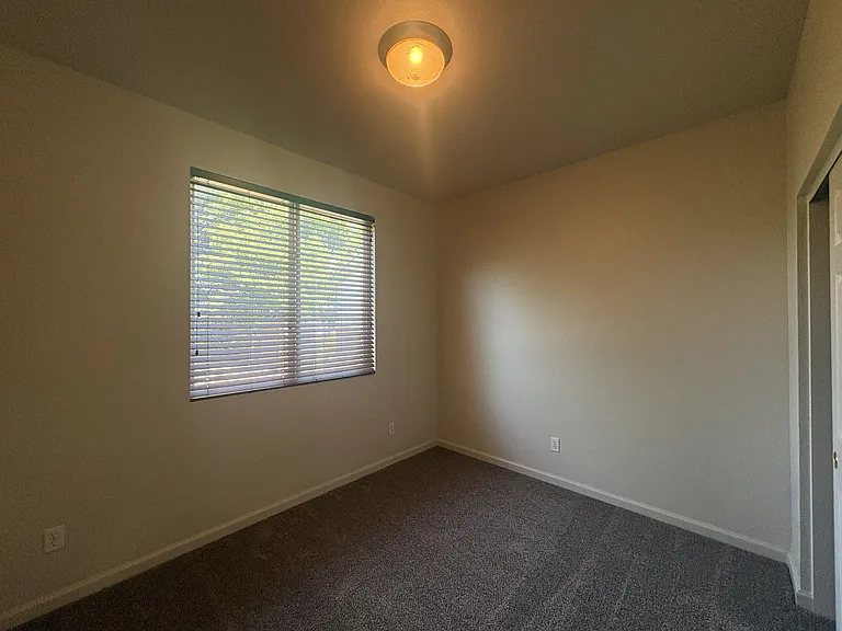 3564 Sarasota Ave — Photo 10