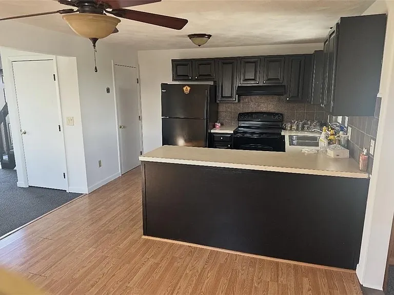 20 Pavilion Ct #22 — Photo 2