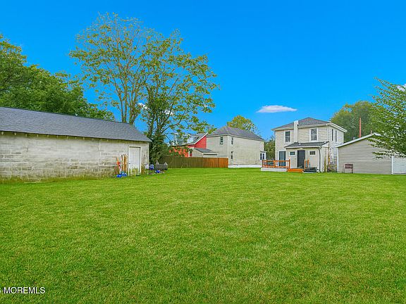 4th image of 230 Fisher Avenue
