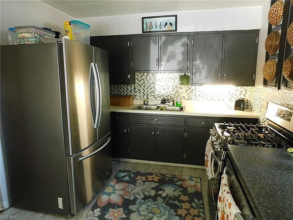 4th image of 1108 39th St