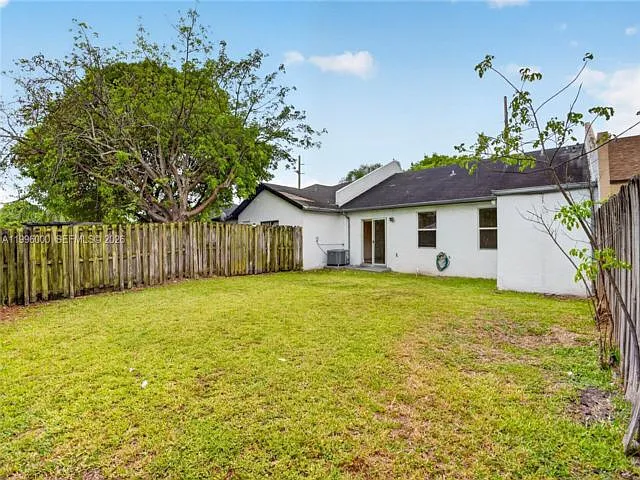 14613 SW 117th Ave — Photo 17