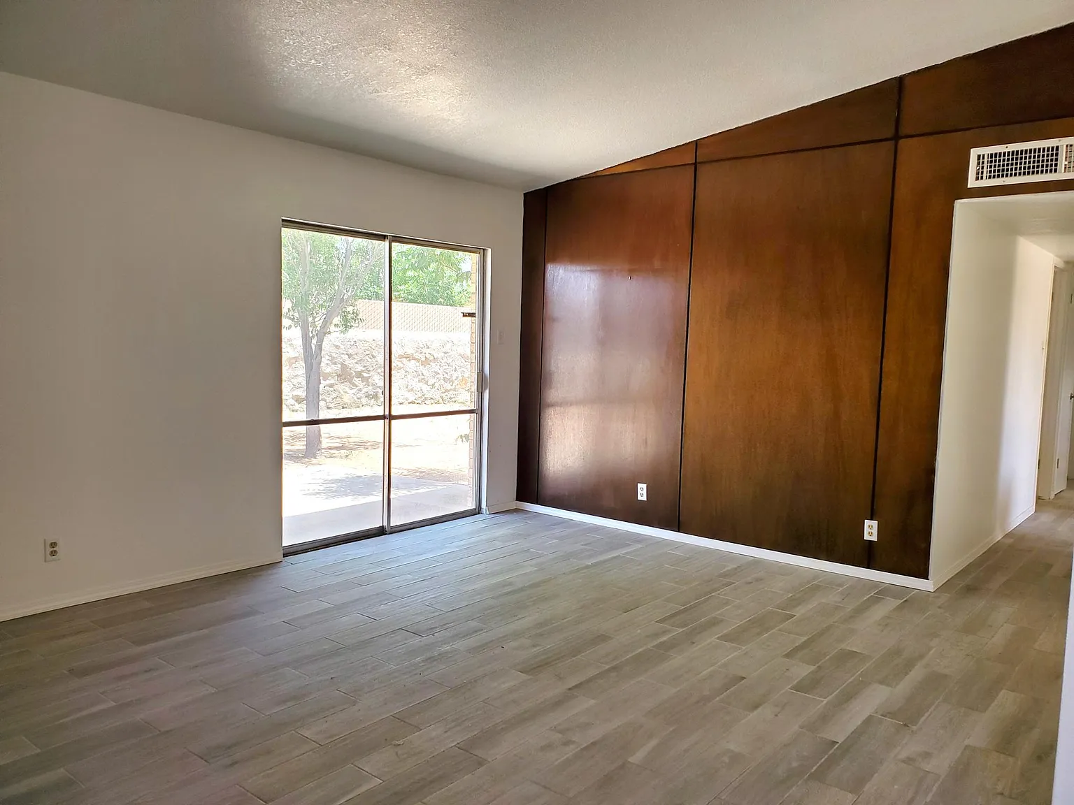4 bed, 1433 sqft, $1,600 — Photo 3