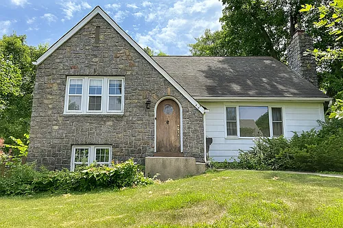 728 Wayzata Blvd E Photo 1