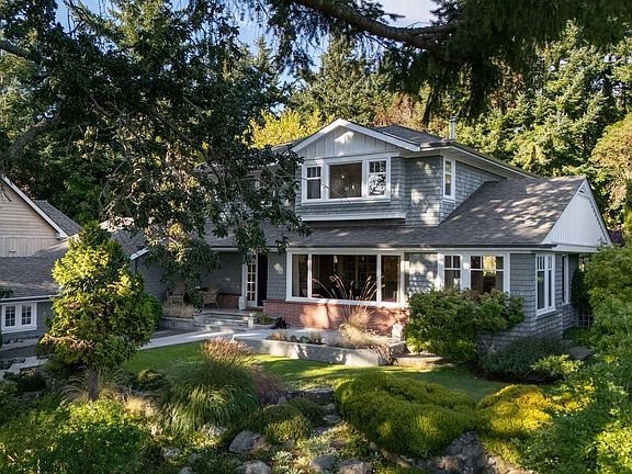 3rd image of 2944 Tudor Ave