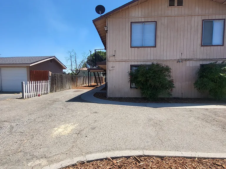 1214 E Clinton Ave #201 — Photo 1