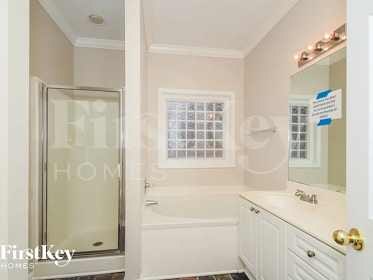 540 Enclave Cir — Photo 8