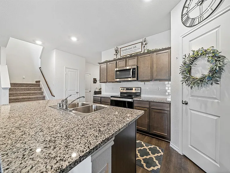 813 Cottonwood Way — Photo 8