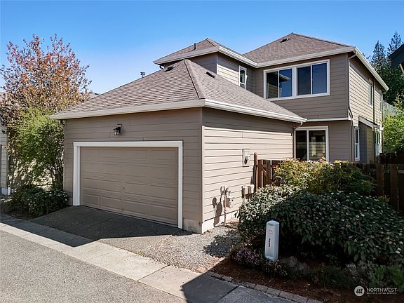 2nd image of 1610 NE Falls Drive
