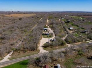 5931 Labus Rd, Elmendorf, TX 78112