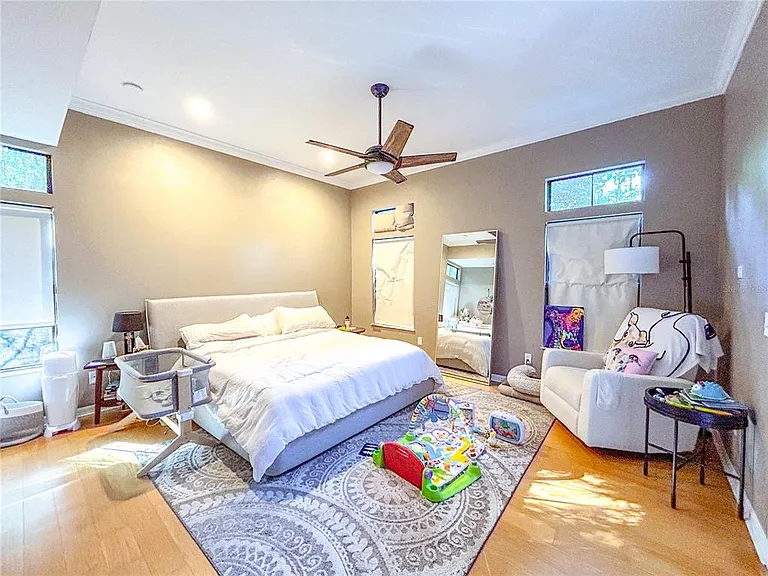 5339 NW 9th Ln — Photo 7