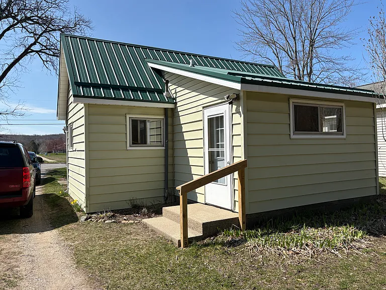 6316 Belmont Ave NE — Photo 2