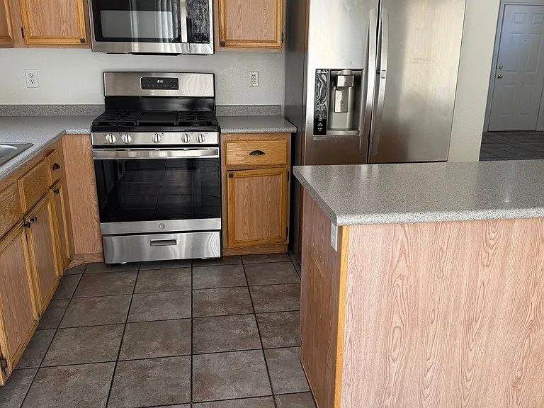 2424 Predera Ave — Photo 12
