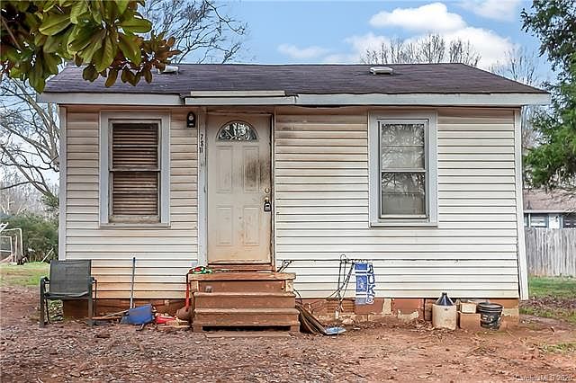 1st image of 7711 Carelock Cres
