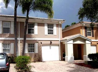 5649 Cove Cir, Naples, FL 34119