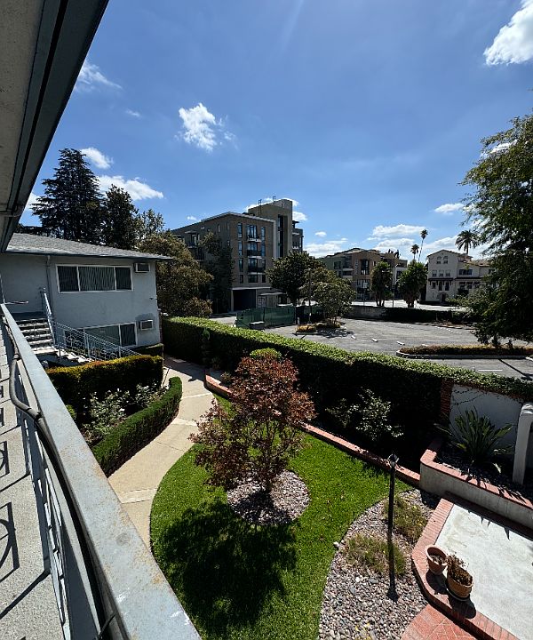 1st image of 251 N El Molino Ave