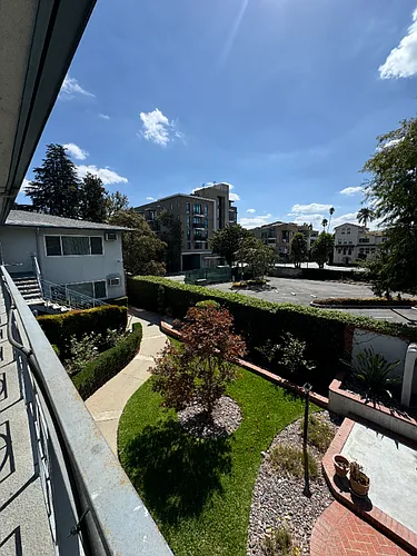 251 N El Molino Ave Photo 1
