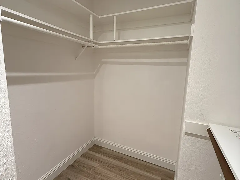 328 Flaming Oak Dr — Photo 21
