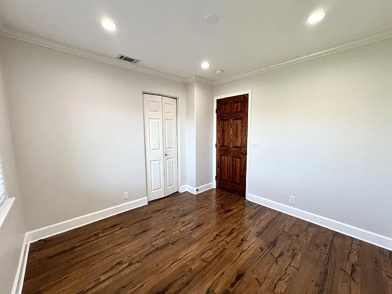 2494 Lone Oak Dr — Photo 43