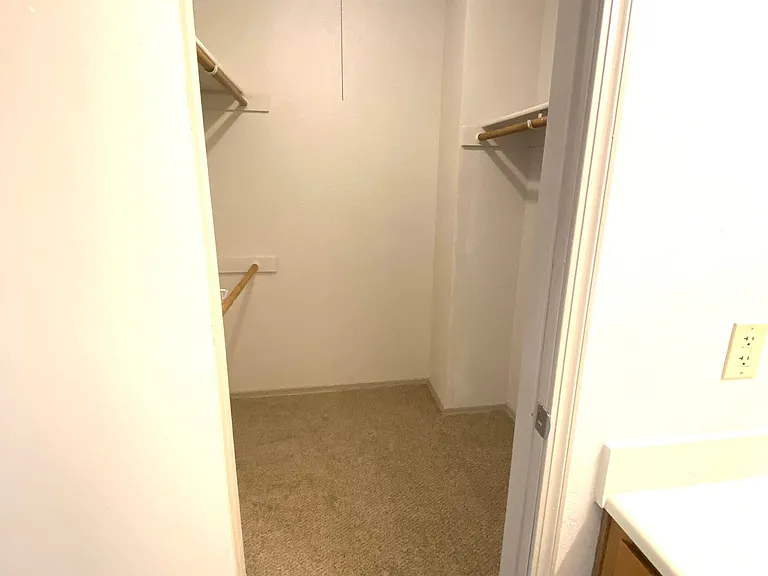 Cedar Lake Apartments — Photo 35