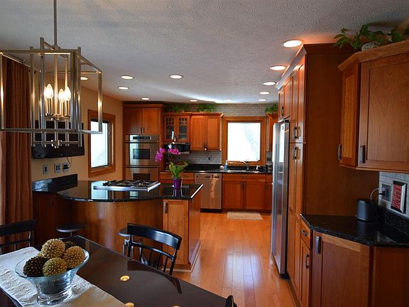 3rd image of 2233 E Autumn Dr