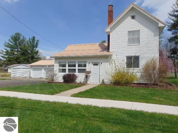 126 S Gwinner St, Ithaca, MI 48847