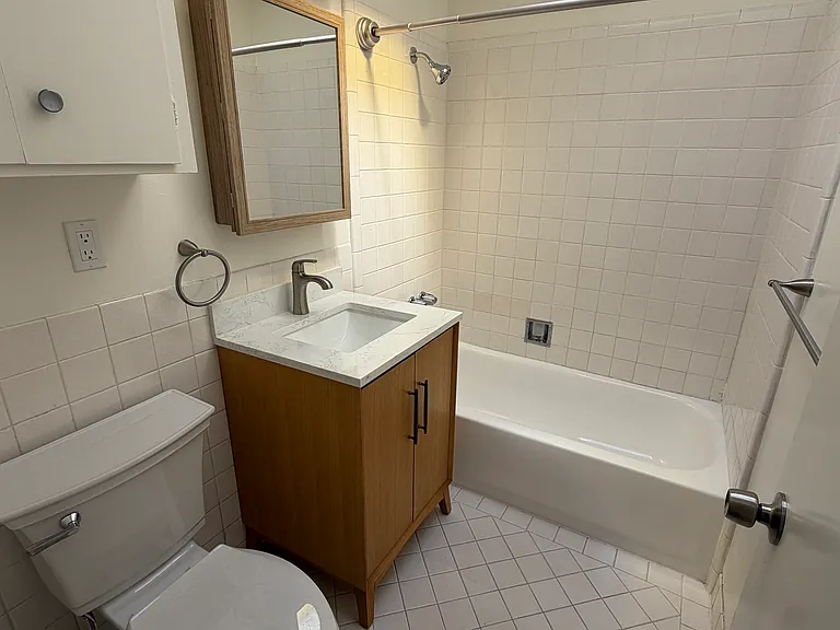 1635-1637 Leavenworth St #303 — Photo 6