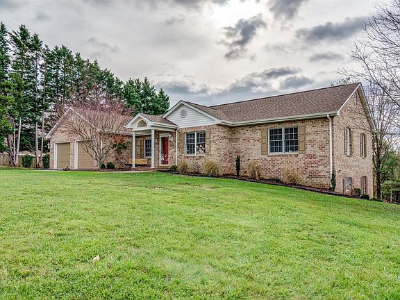 2nd image of 103 Mockingbird Cir