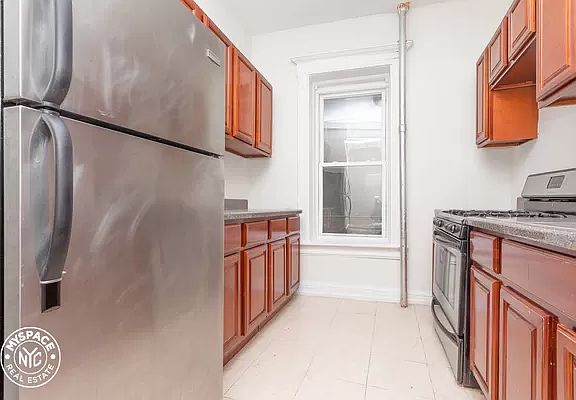 3rd image of 601 Park Pl #7B