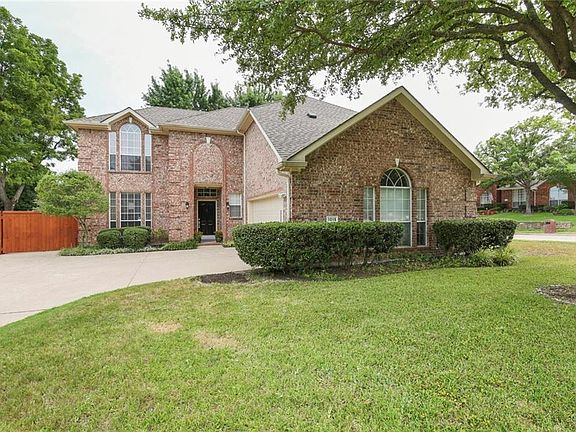 2nd image of 1015 Westwood Ct