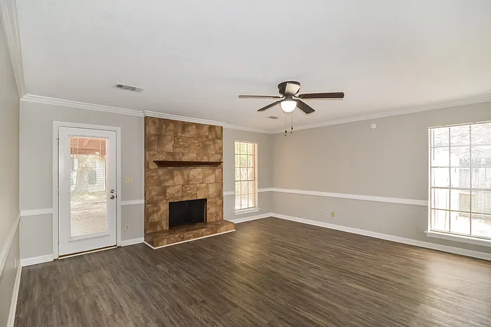 3 bed, 2.0 bath, 1461 sqft, $1,475 — Photo 3