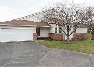 17 Southwick Dr, Orchard Park, NY 14127